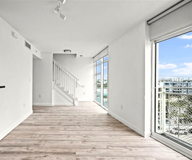 Foto del edificio - 7600 Collins Ave