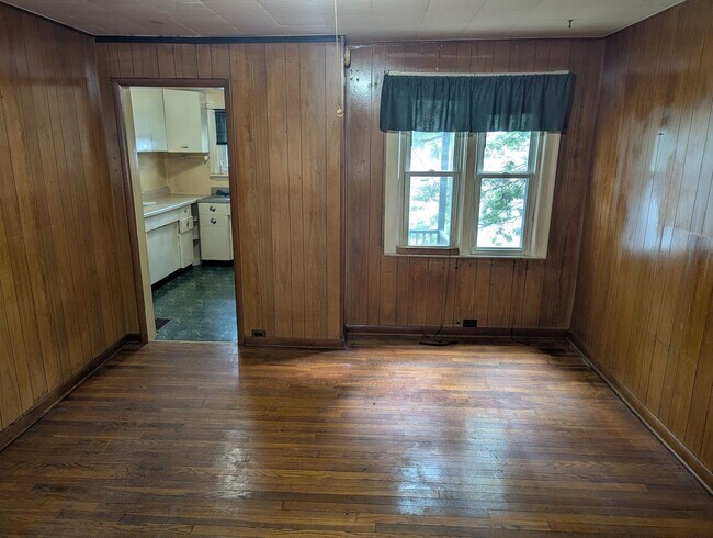 Foto del edificio - Cozy 2 Bedroom 1/2 Double