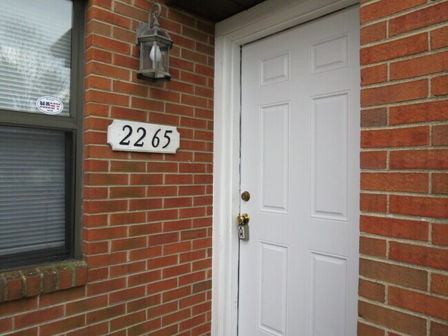 Building Photo - 2265 Hughey Dr
