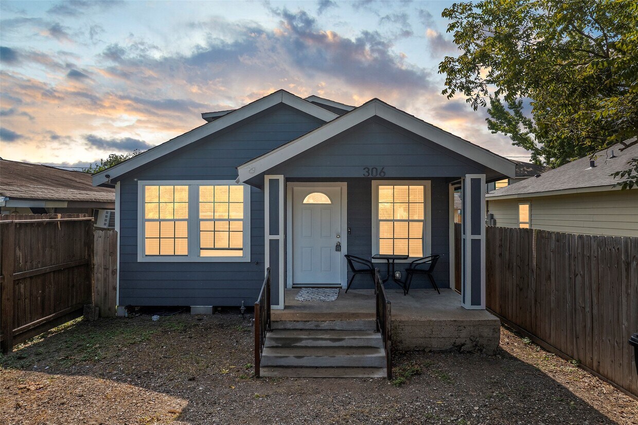 Foto principal - 306 E 38th St