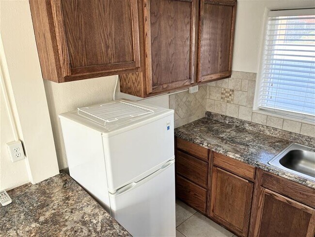 Foto del edificio - 1105 S State St