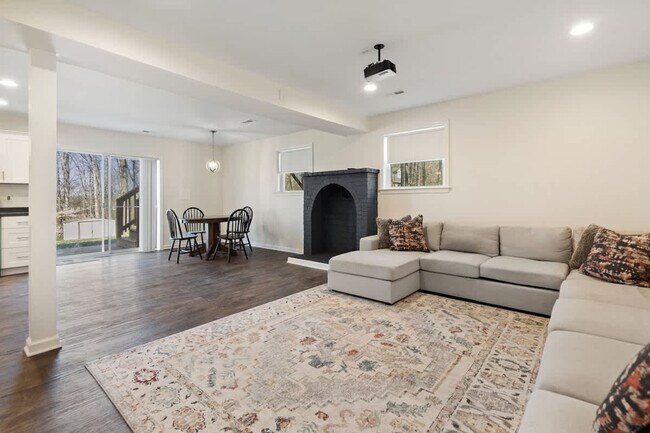 Foto del edificio - 7258 Baldwin Ridge Rd