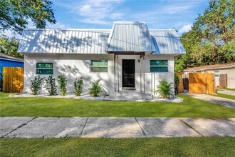 Building Photo - 610 Woodlawn St