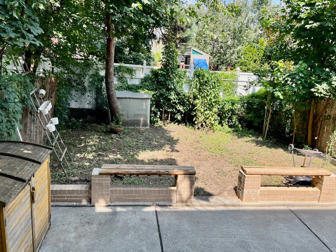 507 Grandview Ave Unit Garden 1L, Queens, NY 11385 Room for Rent in