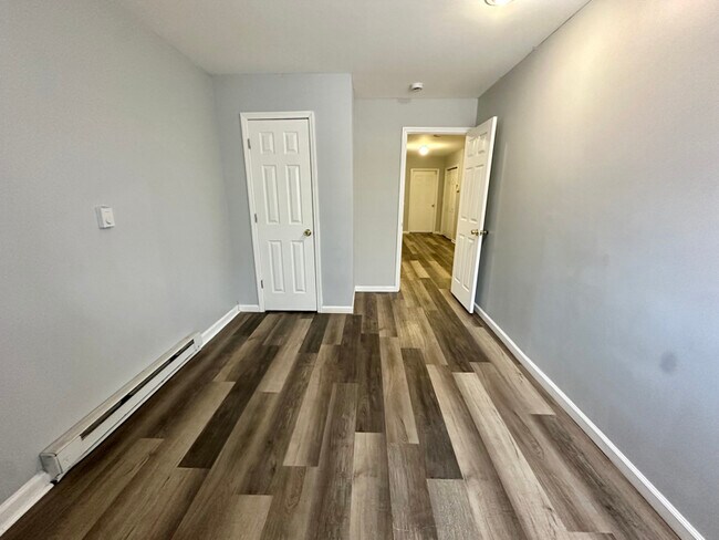 Foto del edificio - 347 Ridgewood Ave