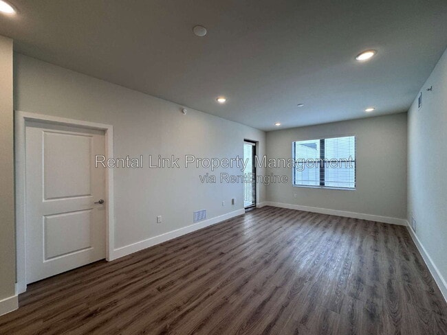 Building Photo - 414 Cape Coral Pkwy E