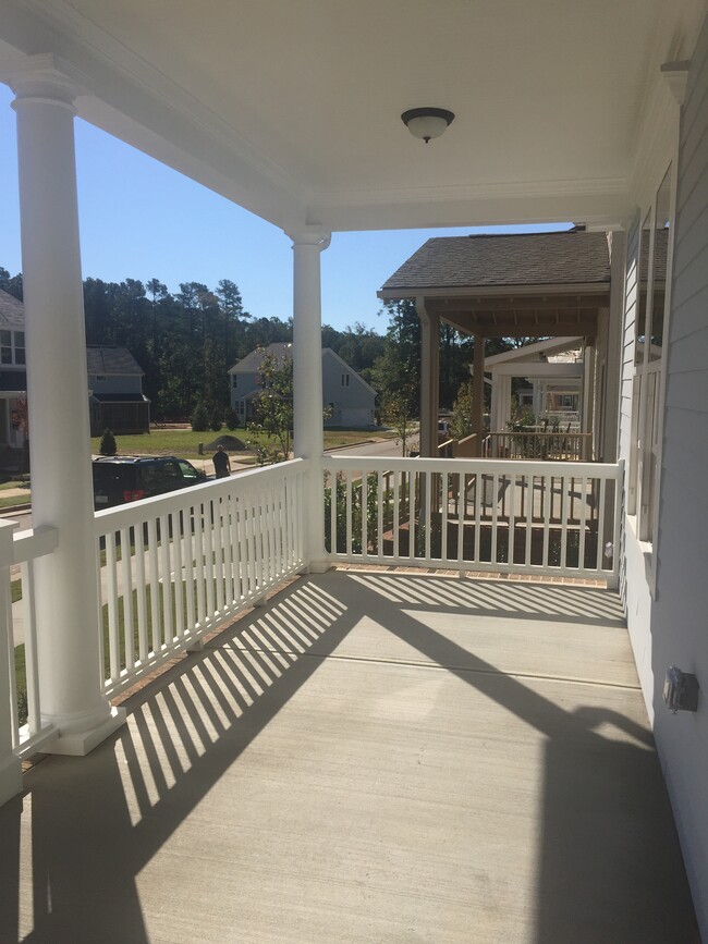 Huge front porch - 428 Claremont Drive