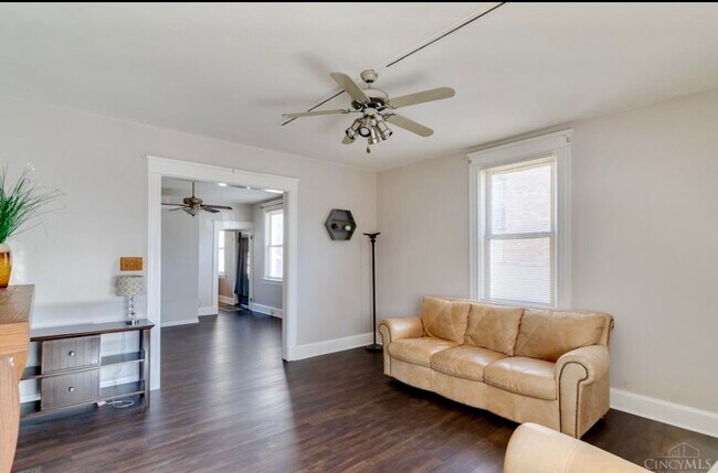 Family Room - 648 Probasco St