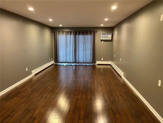 Foto del edificio - 2720 Dale St N