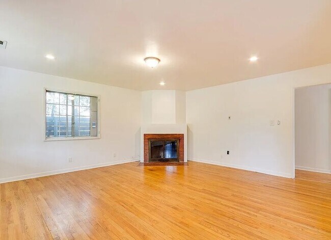 Foto del edificio - 3770 Stewart Ave