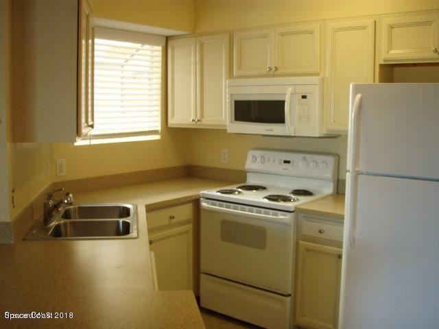 Building Photo - 1999 Island Club Dr