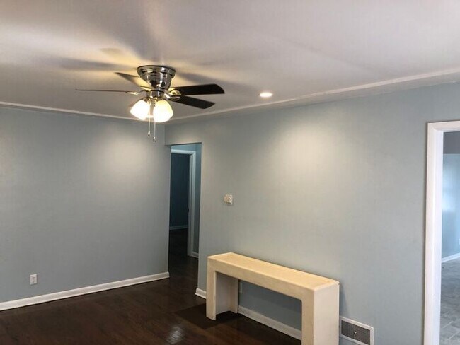 Foto del edificio - 741 Hovey St