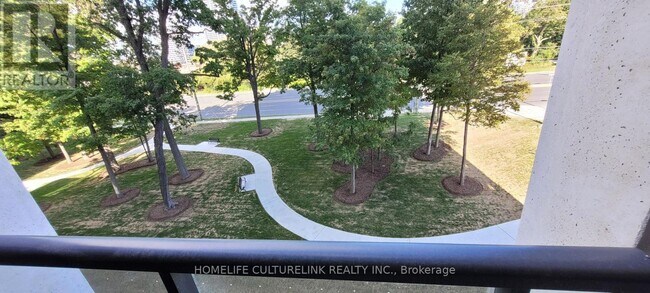 Photo du bâtiment - 8-528 Cedarland Dr