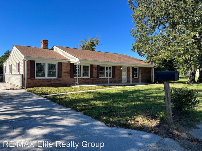 Building Photo - 4 br, 2 bath House - 200 White Oak Blvd.