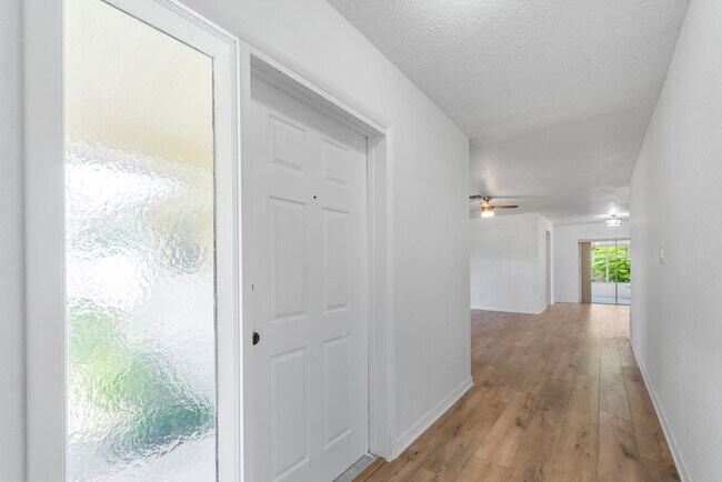Building Photo - 6143 Tanglewood Dr NE