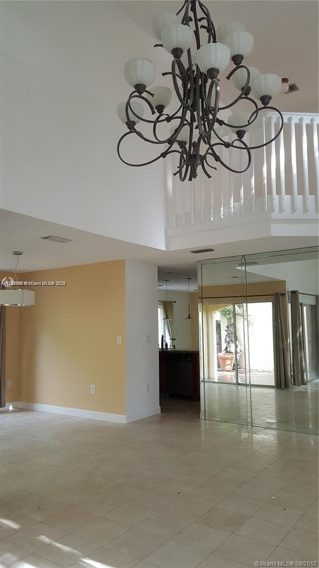 Foto del edificio - 5631 NW 100th Ct