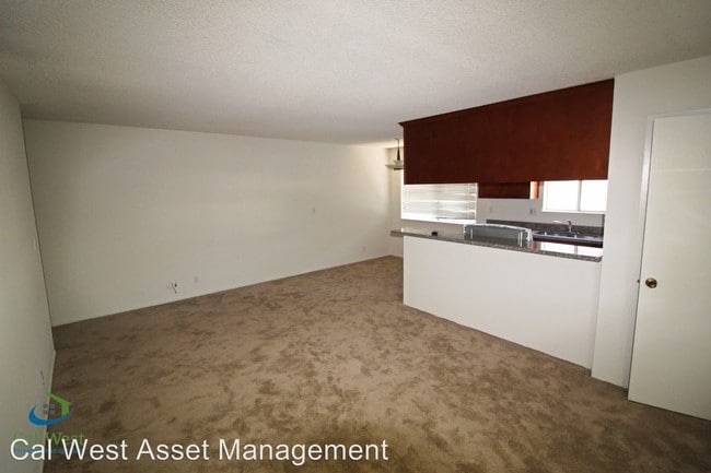 Building Photo - 5727 Playa Del Rey