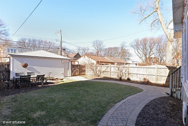 Building Photo - 6320 N Paulina St