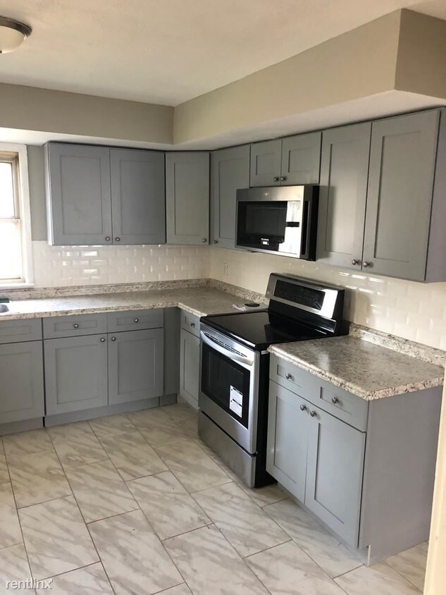 Primary Photo - 3 br, 1 bath House - 21 Essex St