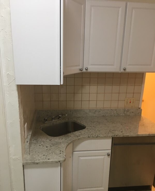 Primary Photo - 4 Adella Pl