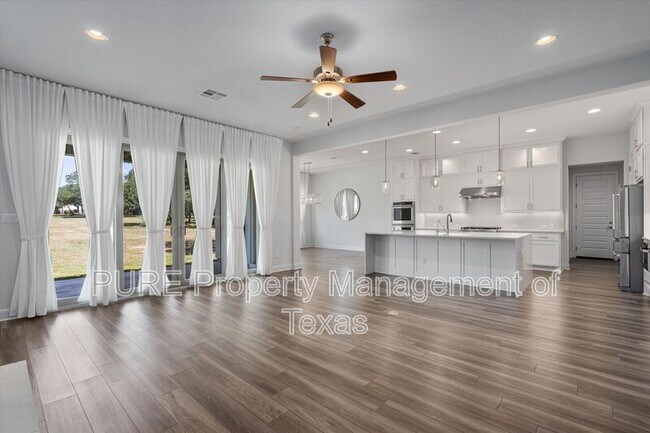 Foto del edificio - 1138 Woodpark Ln