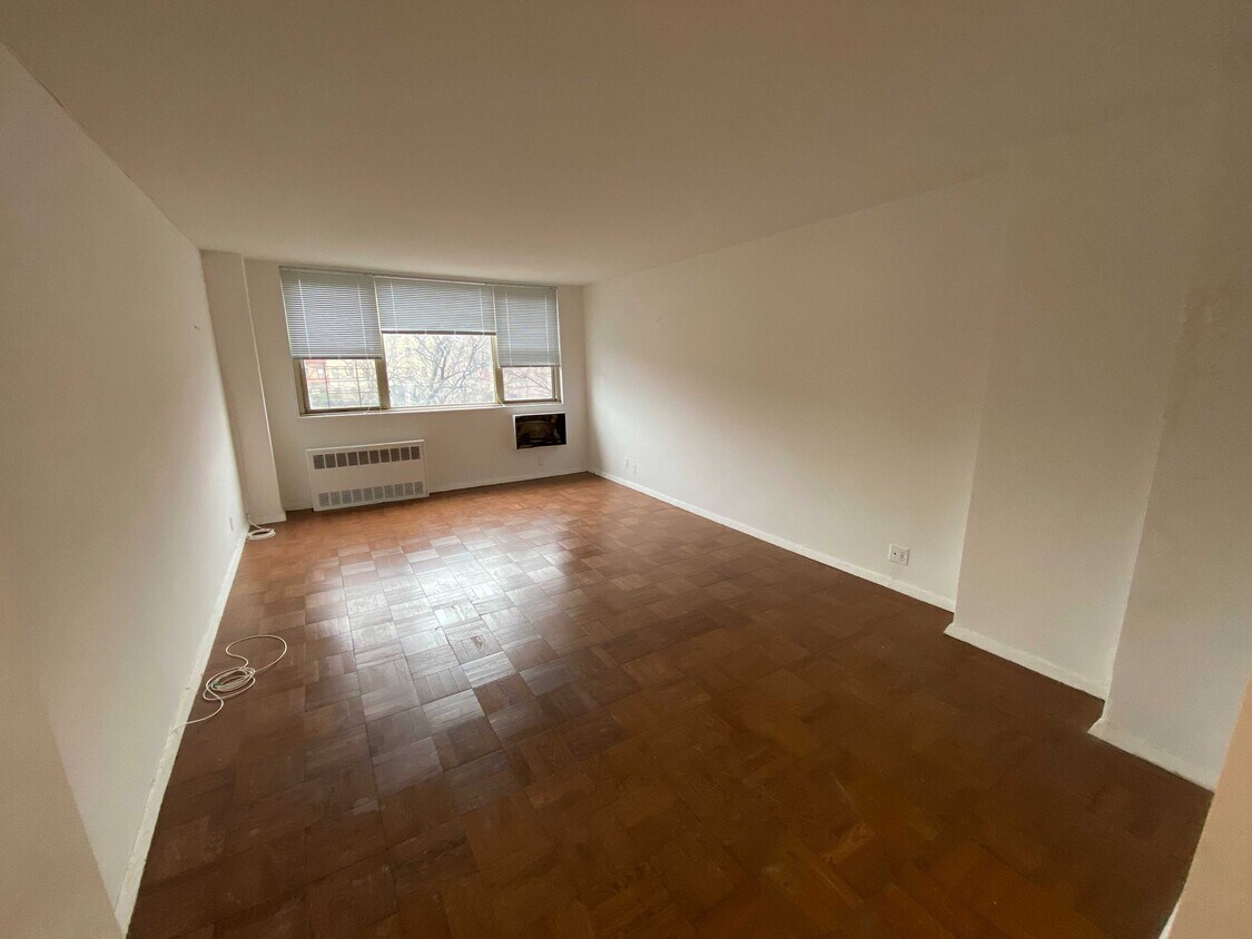 Primary Photo - 455 Ocean Pkwy