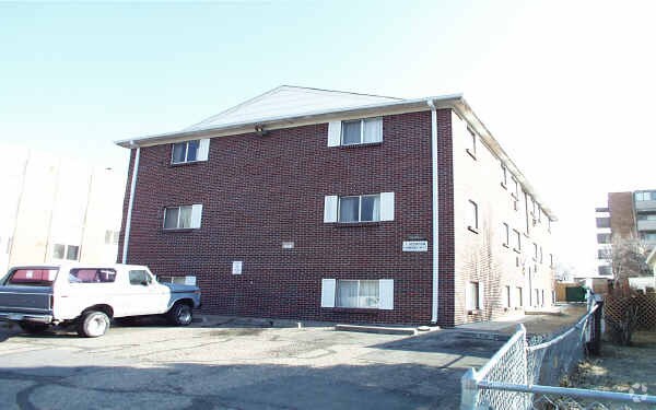 Building Photo - 1676 Hanover St