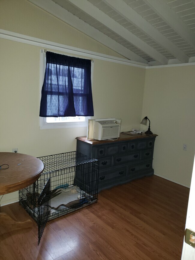 Building Photo - 130 Cadet St