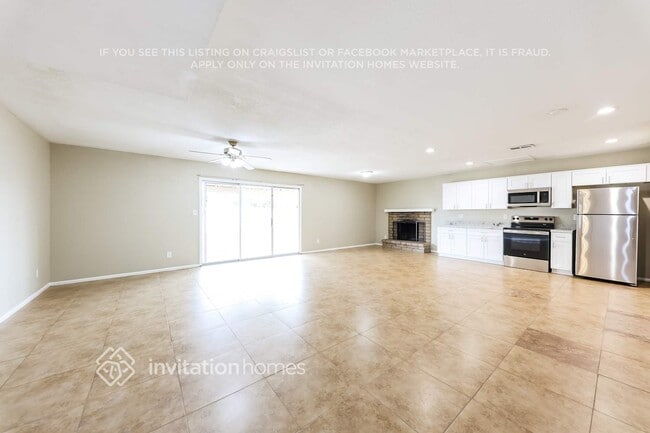 Building Photo - 1030 W Anderson Dr