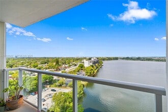 Building Photo - 1301 NE Miami Gardens Dr
