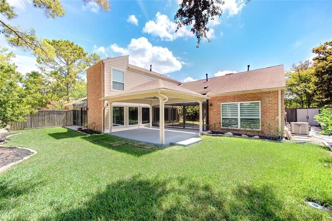 Building Photo - 2106 Shadybriar Dr