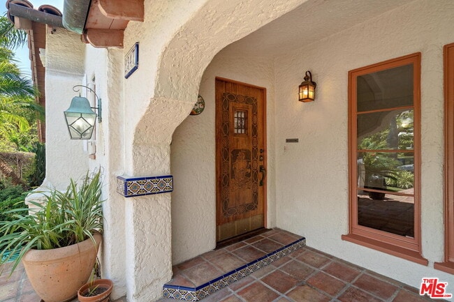 Foto del edificio - 2347 Glendon Ave
