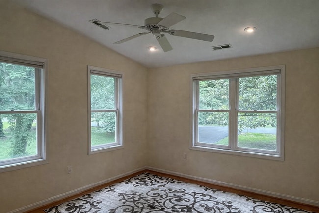 Building Photo - 10619 Norman Ave