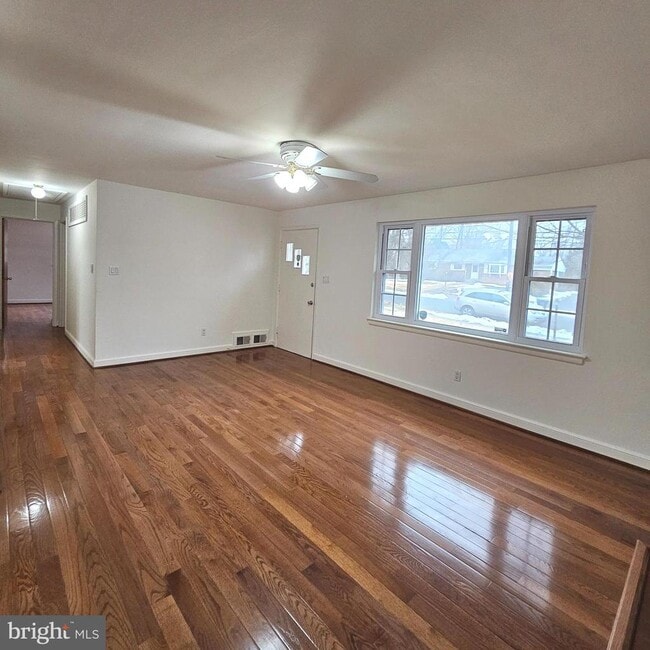 Foto del edificio - 7304 Camp Alger Ave