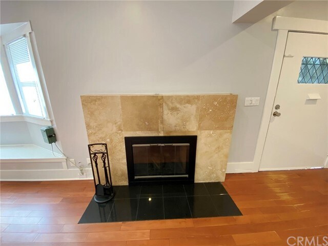 Foto del edificio - 1562 N Lake Ave