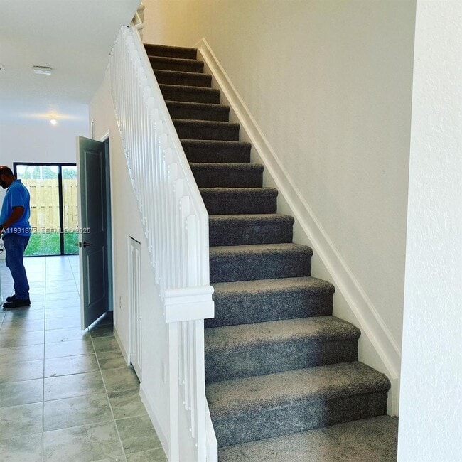 Building Photo - 21065 NE 8th Ave