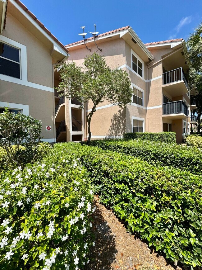 Foto del edificio - 8955 Wiles Rd