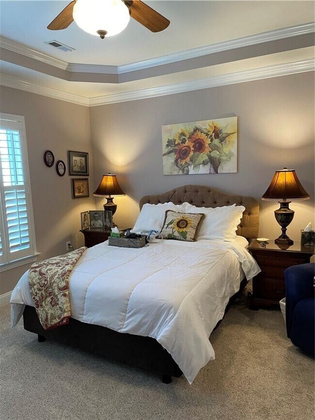 Building Photo - Updated four bedroom home First floor master, maintenance free with club house