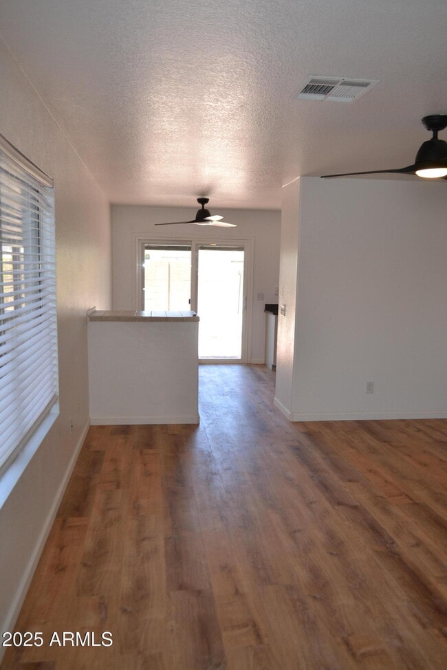 Building Photo - 976 E Greenlee Ave