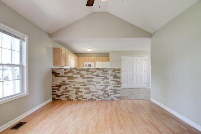 Building Photo - 2009 Timberline Cir