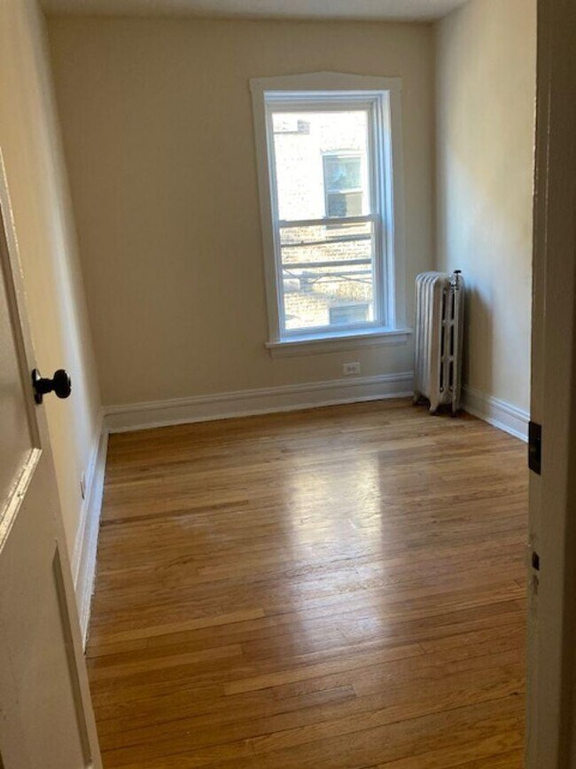 Foto del edificio - 2 bedroom in Chicago IL 60645