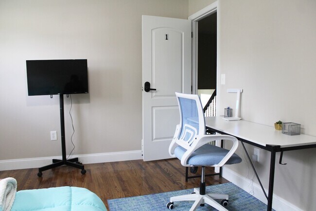 Foto del edificio - 9092 Wintergreen Dr