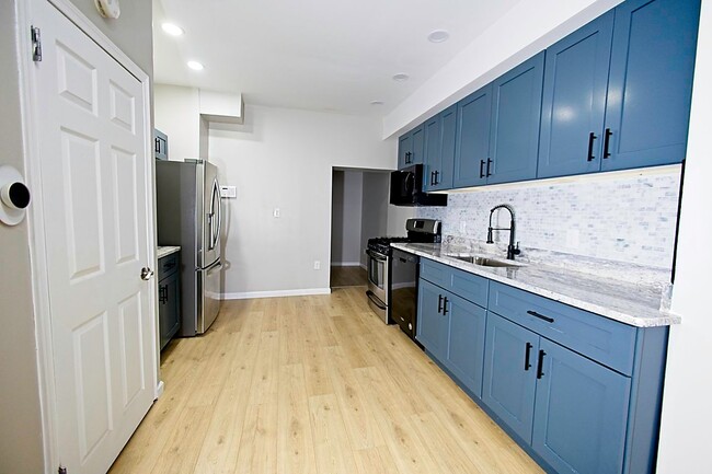 Building Photo - 1961 N Croskey St