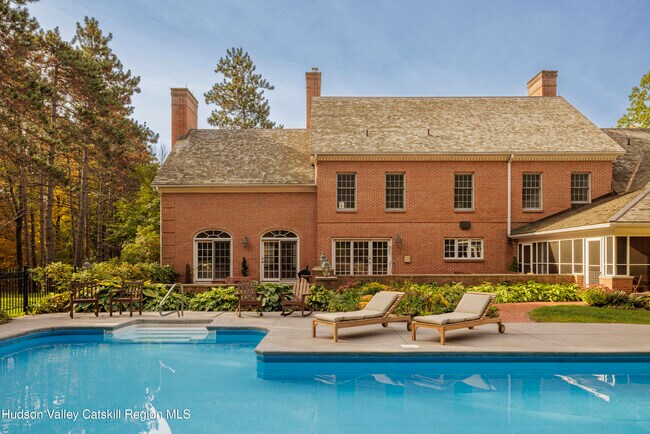 Foto del edificio - 147 Rock City Rd