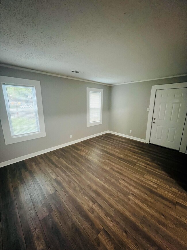 Foto del edificio - 2145 Pendleton St