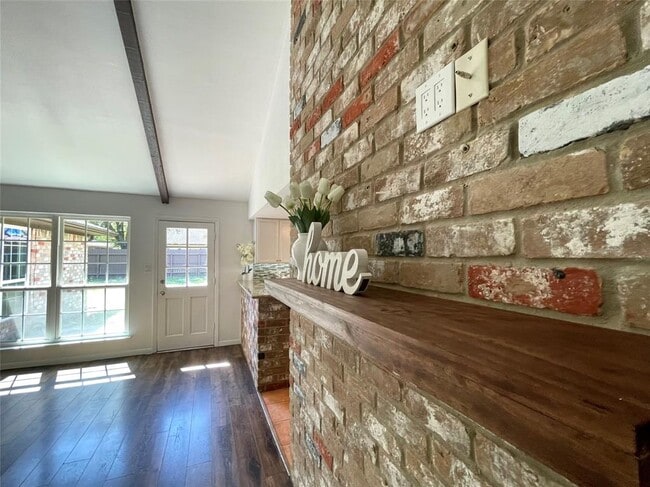Building Photo - 15638 Boulder Oaks Dr
