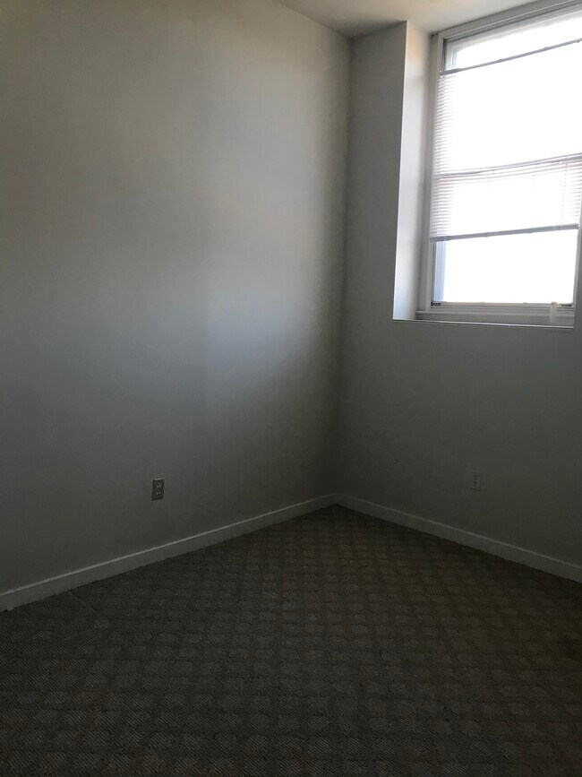 Foto del edificio - 1323 W Fayette St