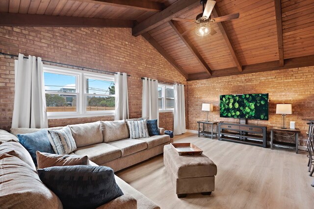 Sala de estar - 4330 Highland Ave