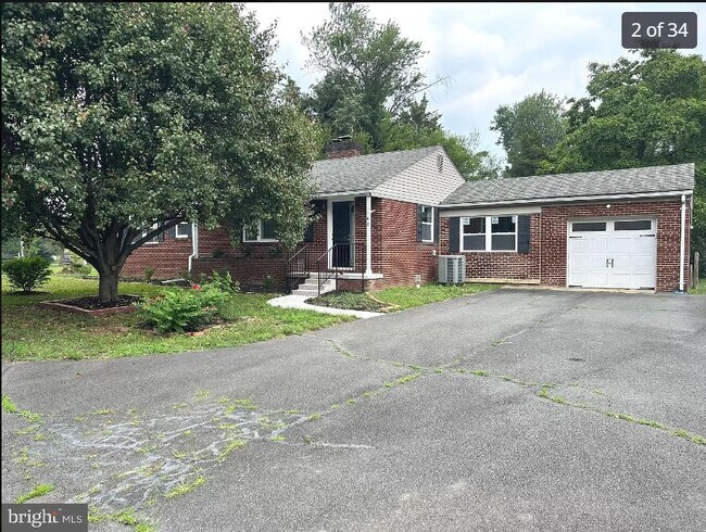 Building Photo - 1160 Sterling Rd