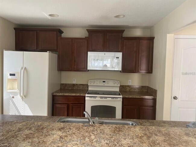 Foto del edificio - 106 Carina Cir